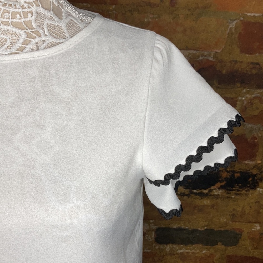 Amazon Essentials Ric-Rac Top (fits like a small) - Picture 3 of 7